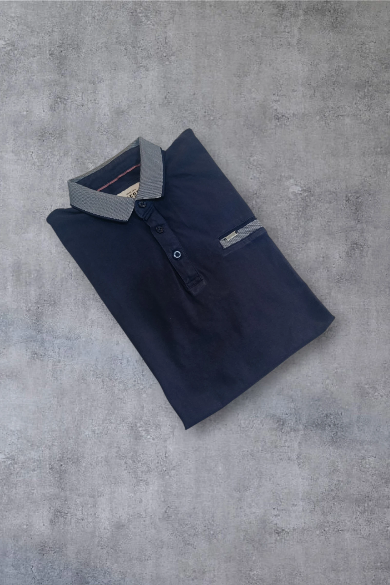 | Polo Diesel Homem | Cor Azul Marinho | Manga Curta | Gola Listrada | Tamanho G | – photo 2